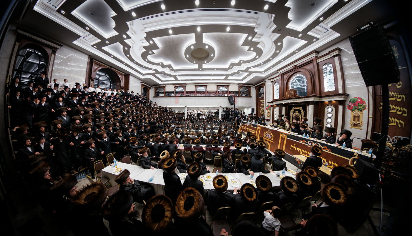 הכנסת ספר תורה בחצה"ק ויז'ניץ במאנסי