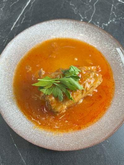 גרונות הודו ברוטב אדום