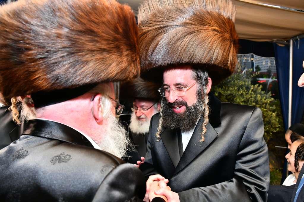 שמחת נשואי נכדת הגר"א וייס