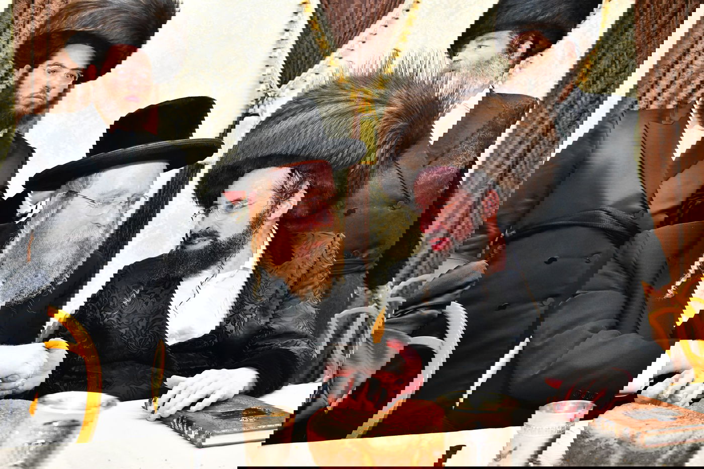 שמחת נשואי נכדת הגר"א וייס