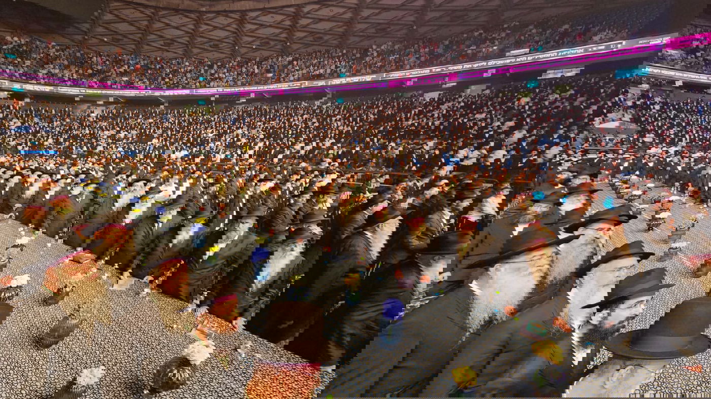 רבבת חסידי חב"ד התכנסו להתוועדות סוחפת ומרוממת