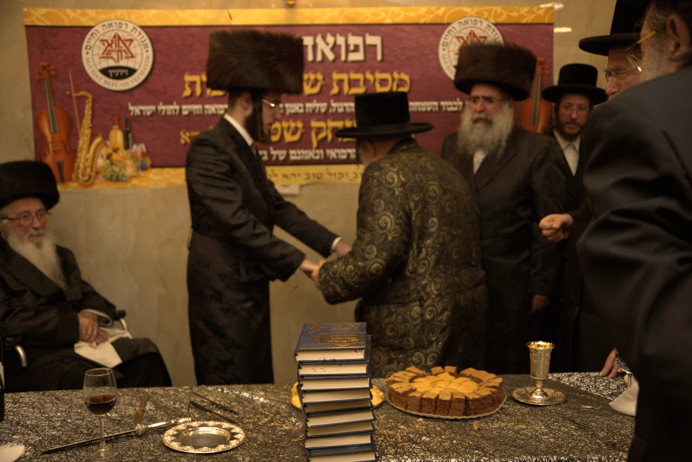 שבע ברכות לבן העסקן הרפואי הרב יצחק שטרן