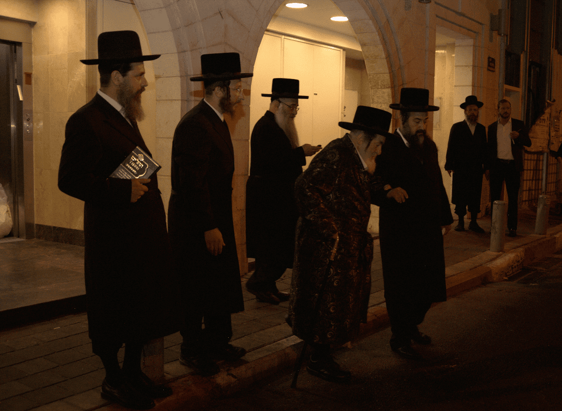 שבע ברכות לבן העסקן הרפואי הרב יצחק שטרן