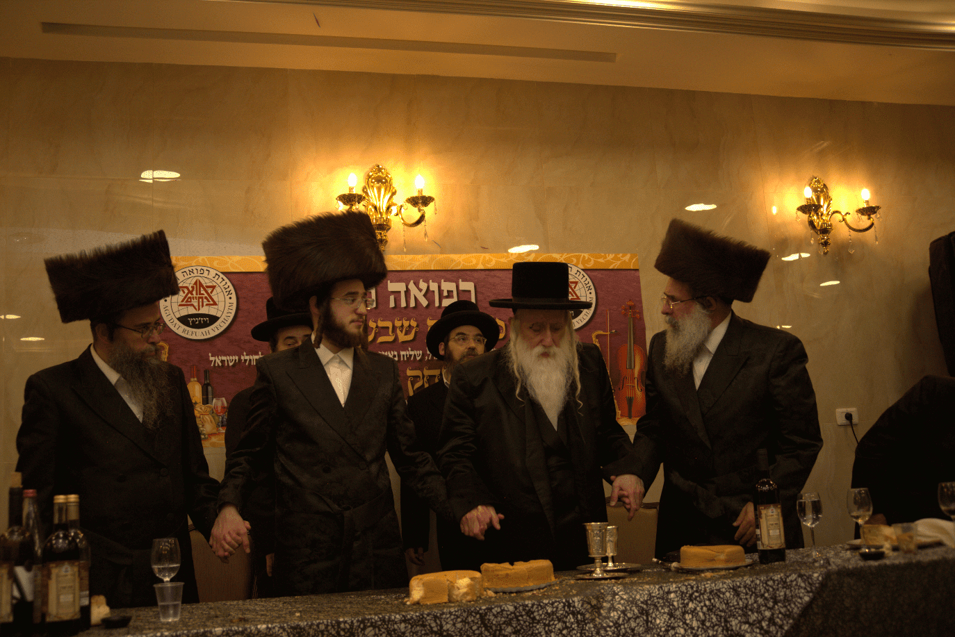 שבע ברכות לבן העסקן הרפואי הרב יצחק שטרן