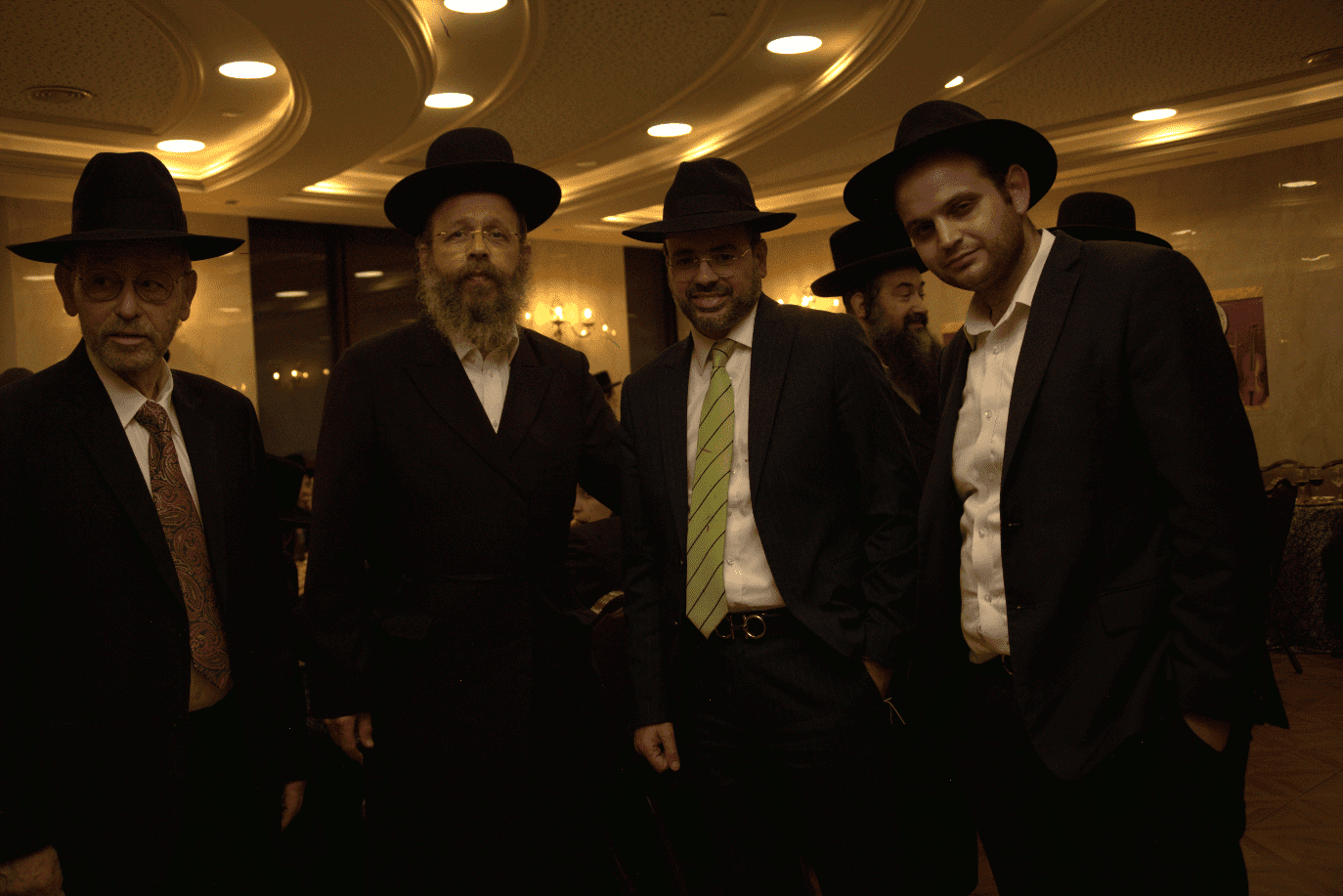 שבע ברכות לבן העסקן הרפואי הרב יצחק שטרן