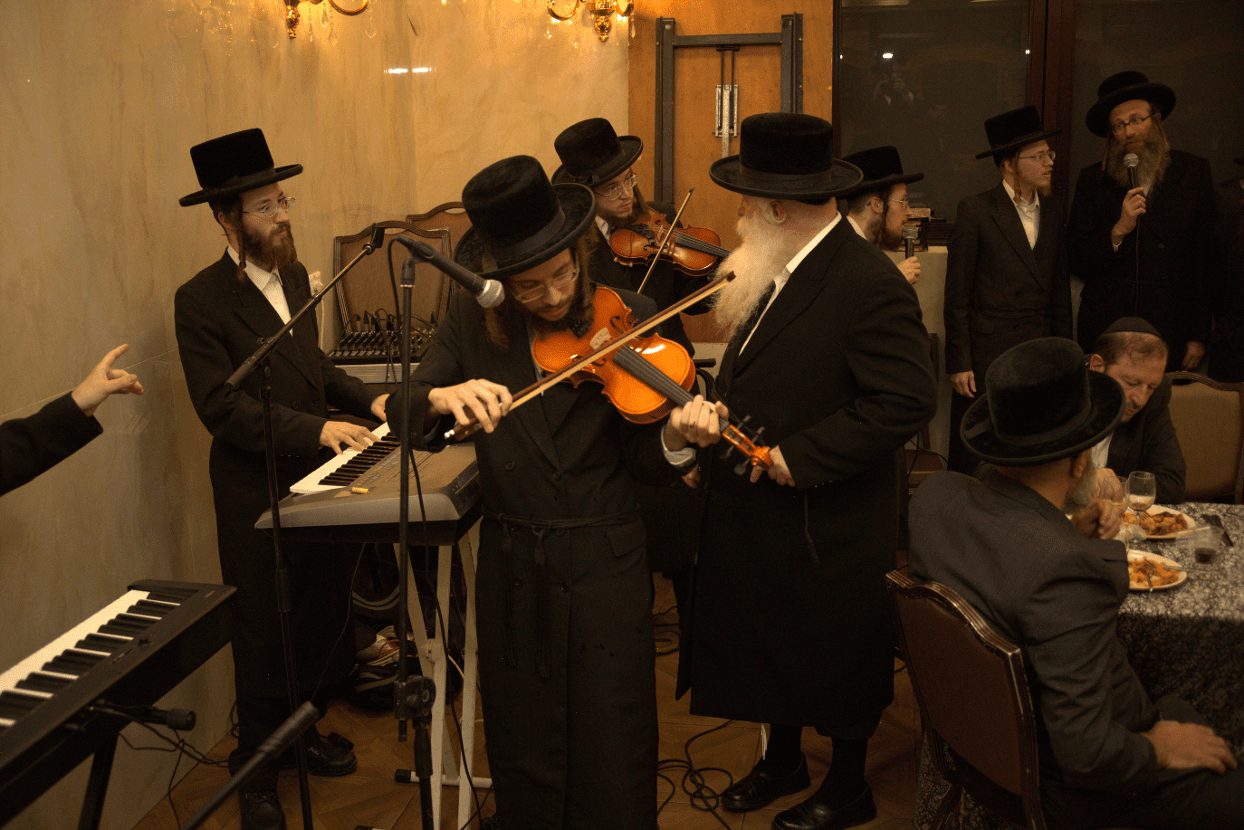 שבע ברכות לבן העסקן הרפואי הרב יצחק שטרן