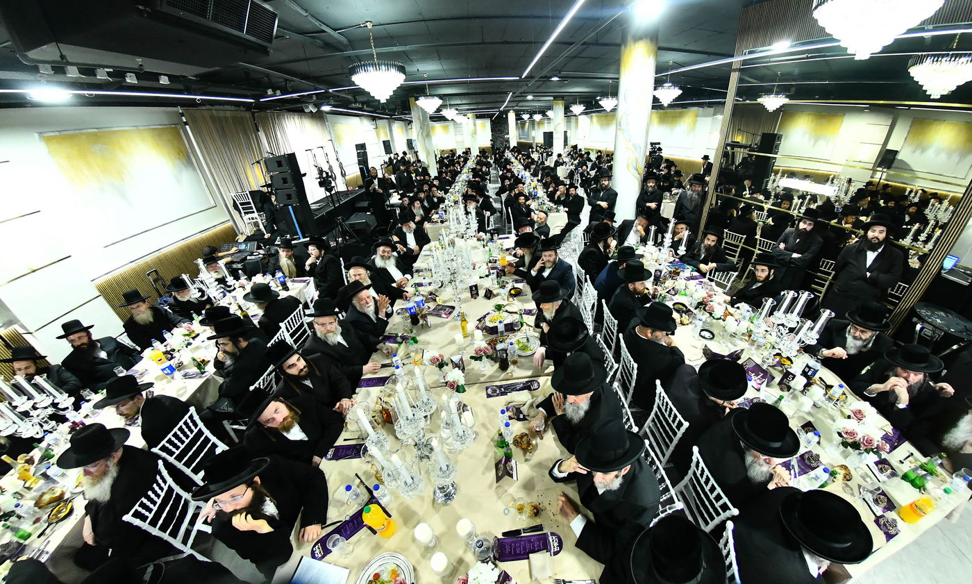 דינר 'קומי אורי' זוויעהיל