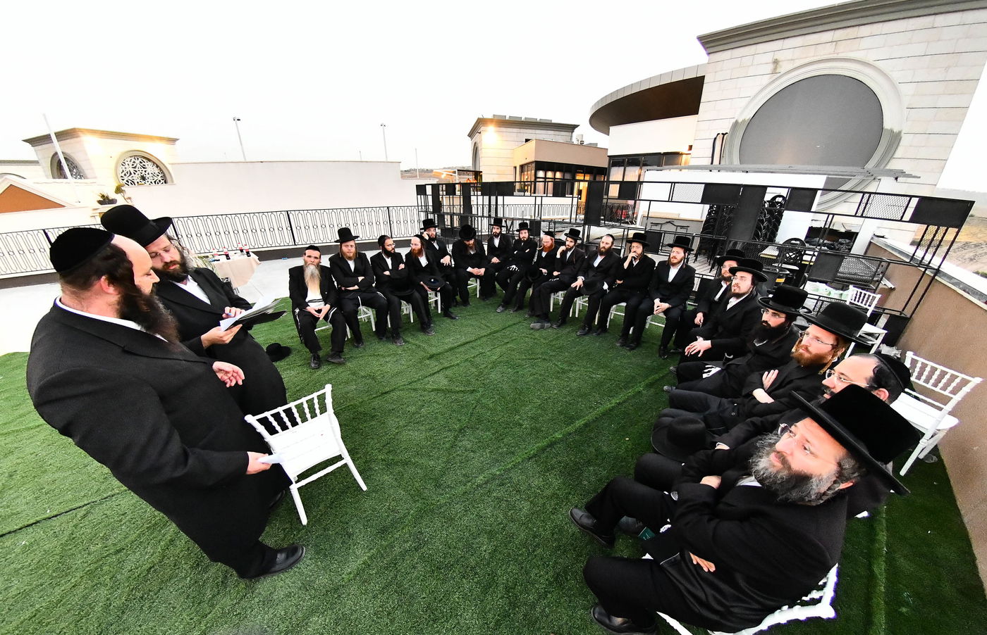 דינר 'קומי אורי' זוויעהיל