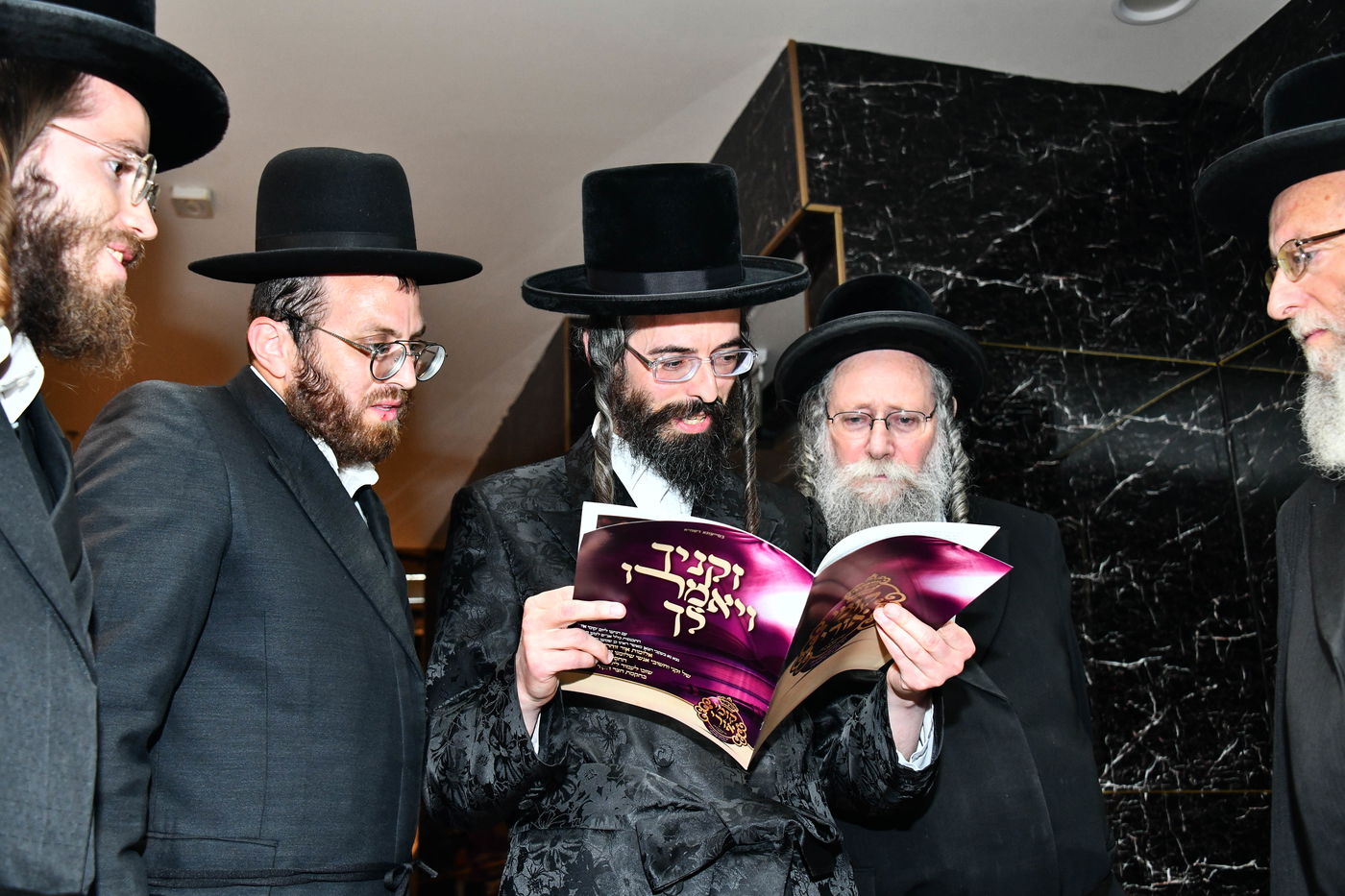 דינר 'קומי אורי' זוויעהיל