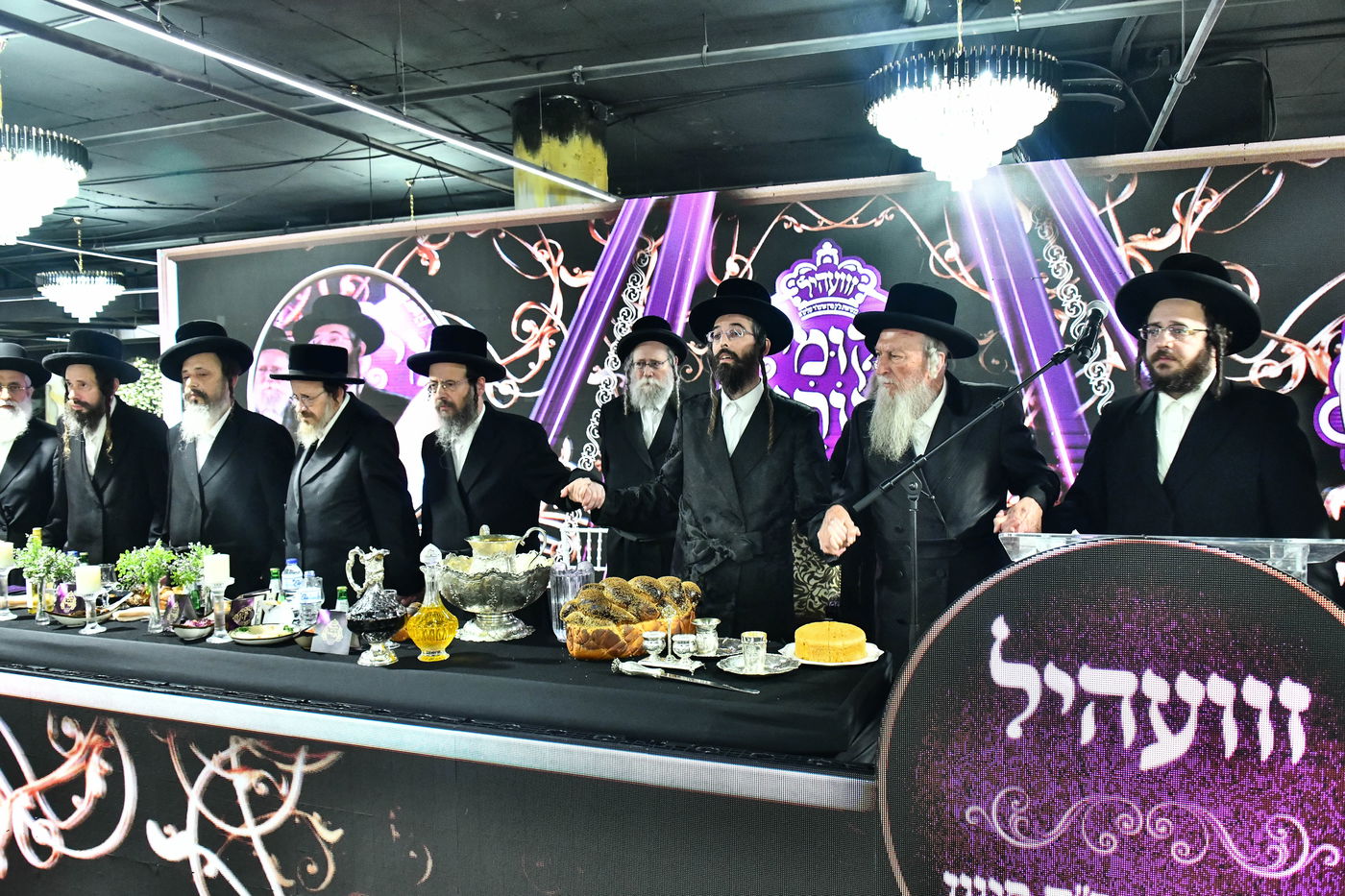 דינר 'קומי אורי' זוויעהיל