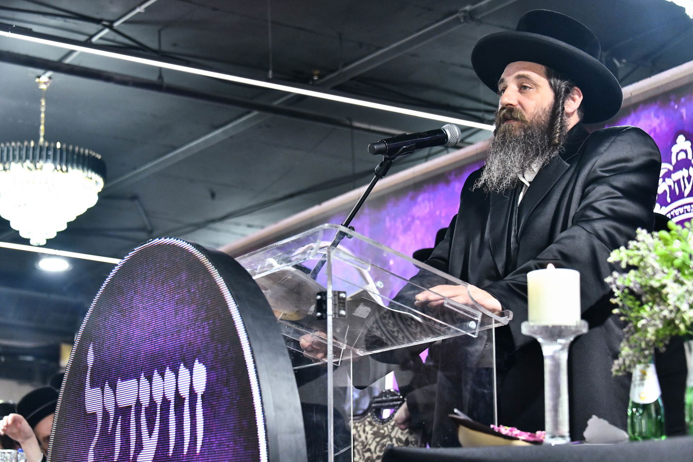 דינר 'קומי אורי' זוויעהיל