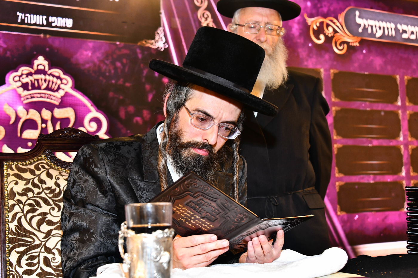 דינר 'קומי אורי' זוויעהיל