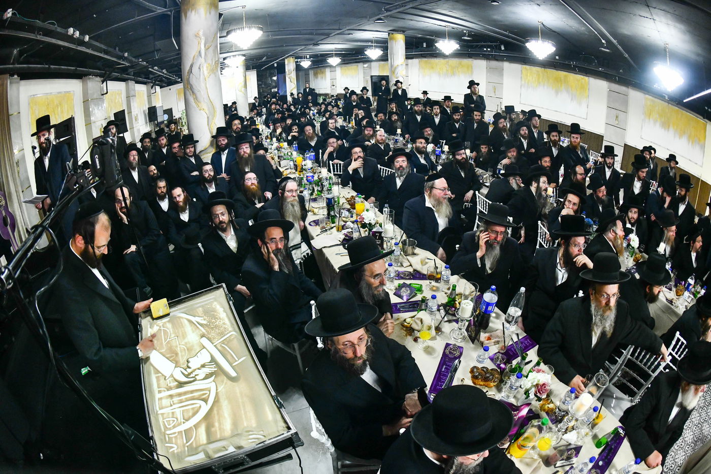 דינר 'קומי אורי' זוויעהיל