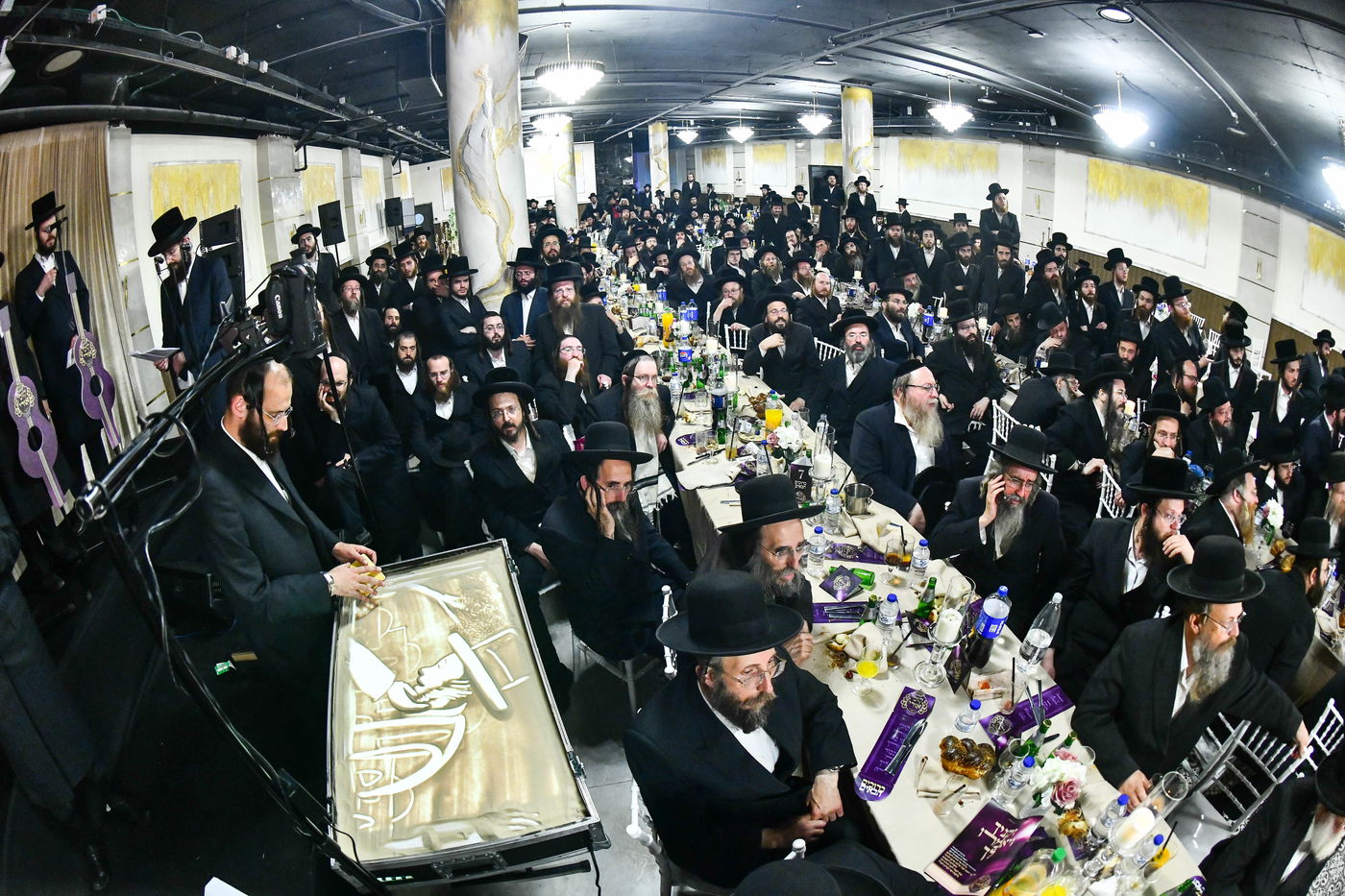 דינר 'קומי אורי' זוויעהיל