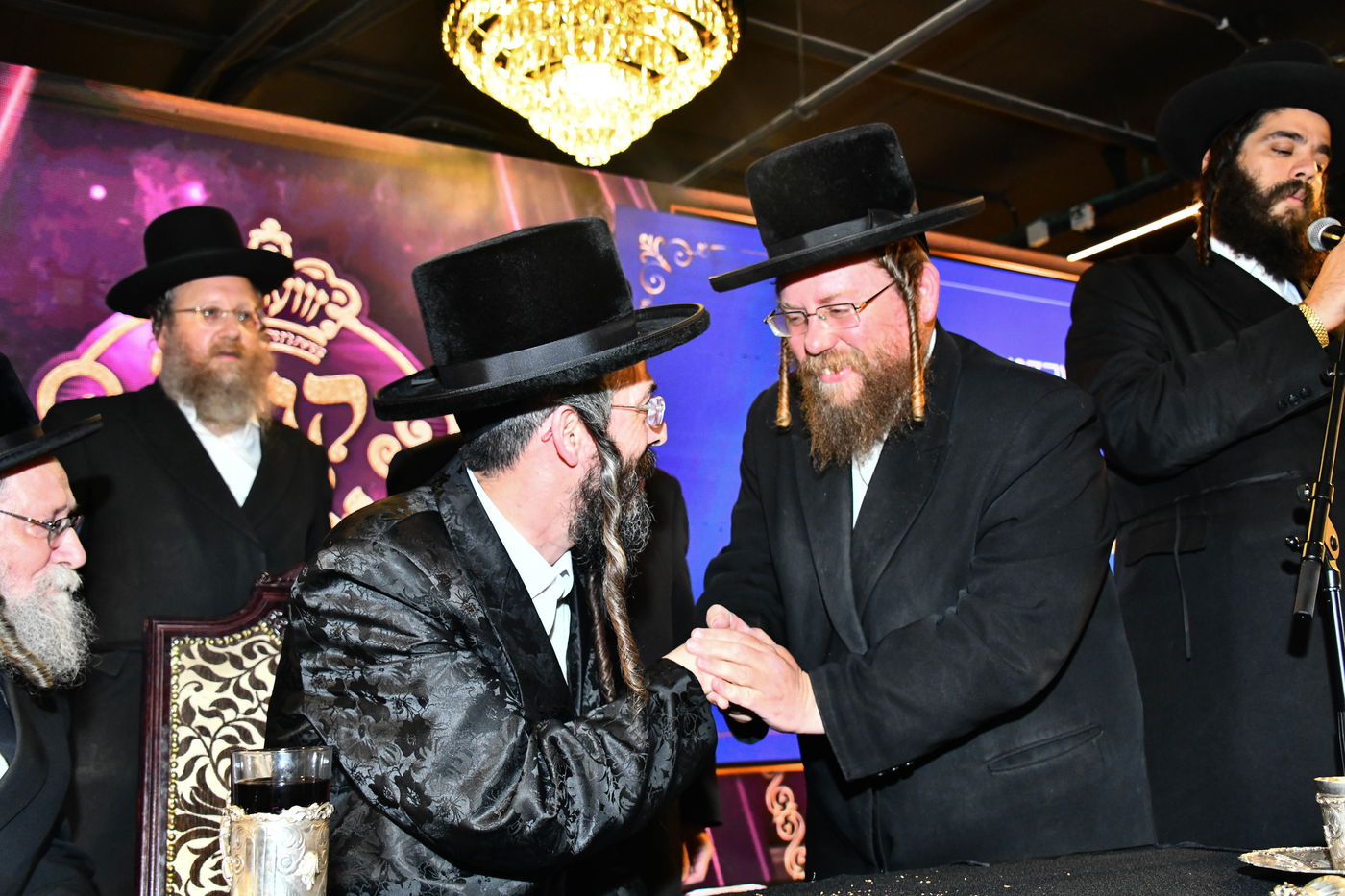 דינר 'קומי אורי' זוויעהיל