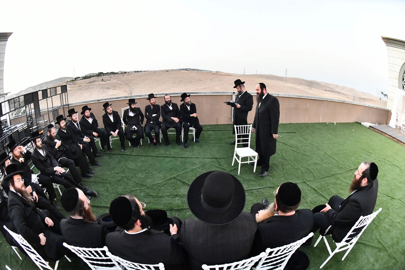 דינר 'קומי אורי' זוויעהיל