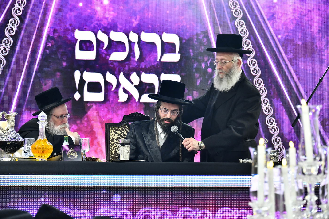 דינר 'קומי אורי' זוויעהיל