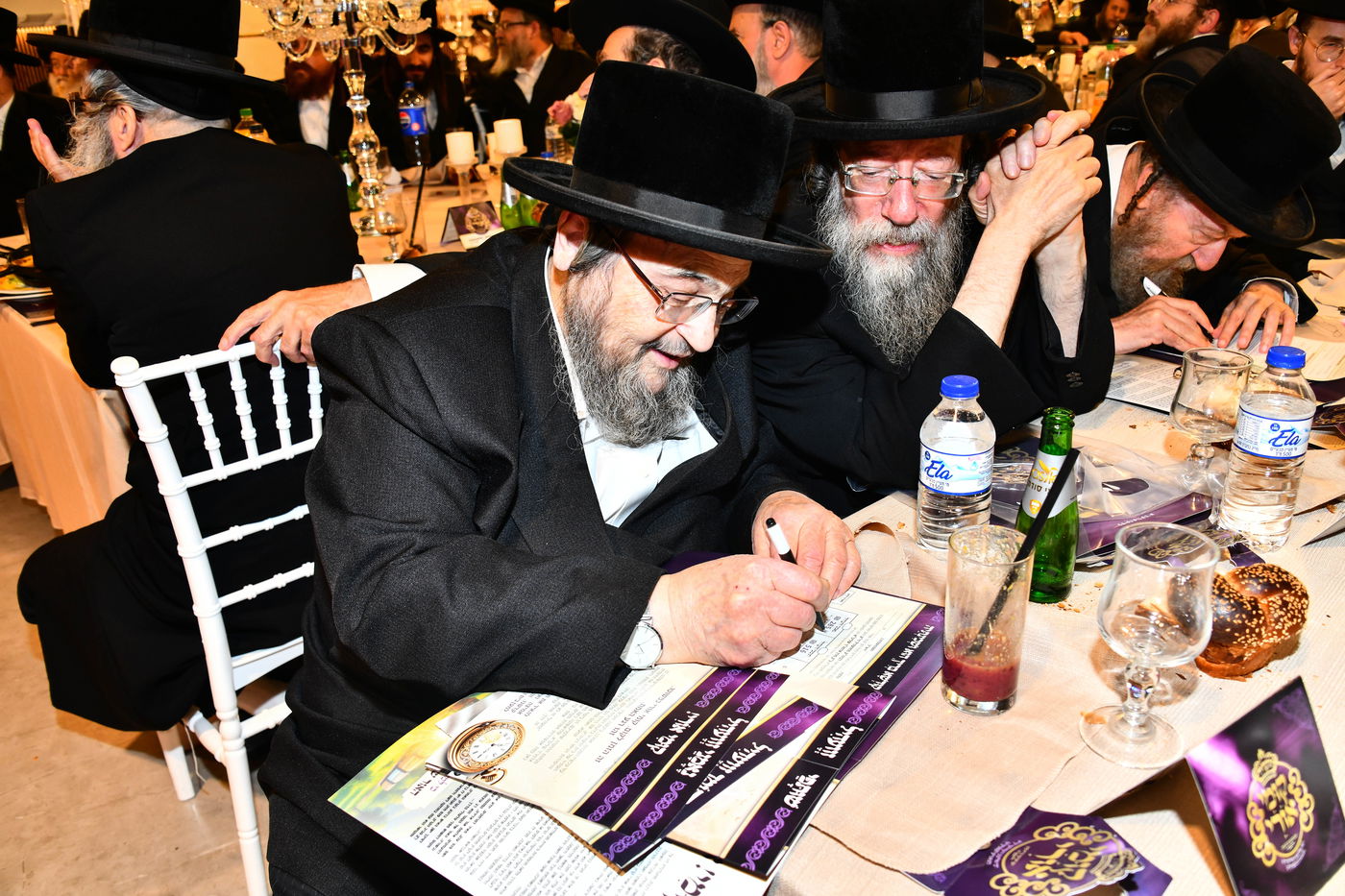 דינר 'קומי אורי' זוויעהיל