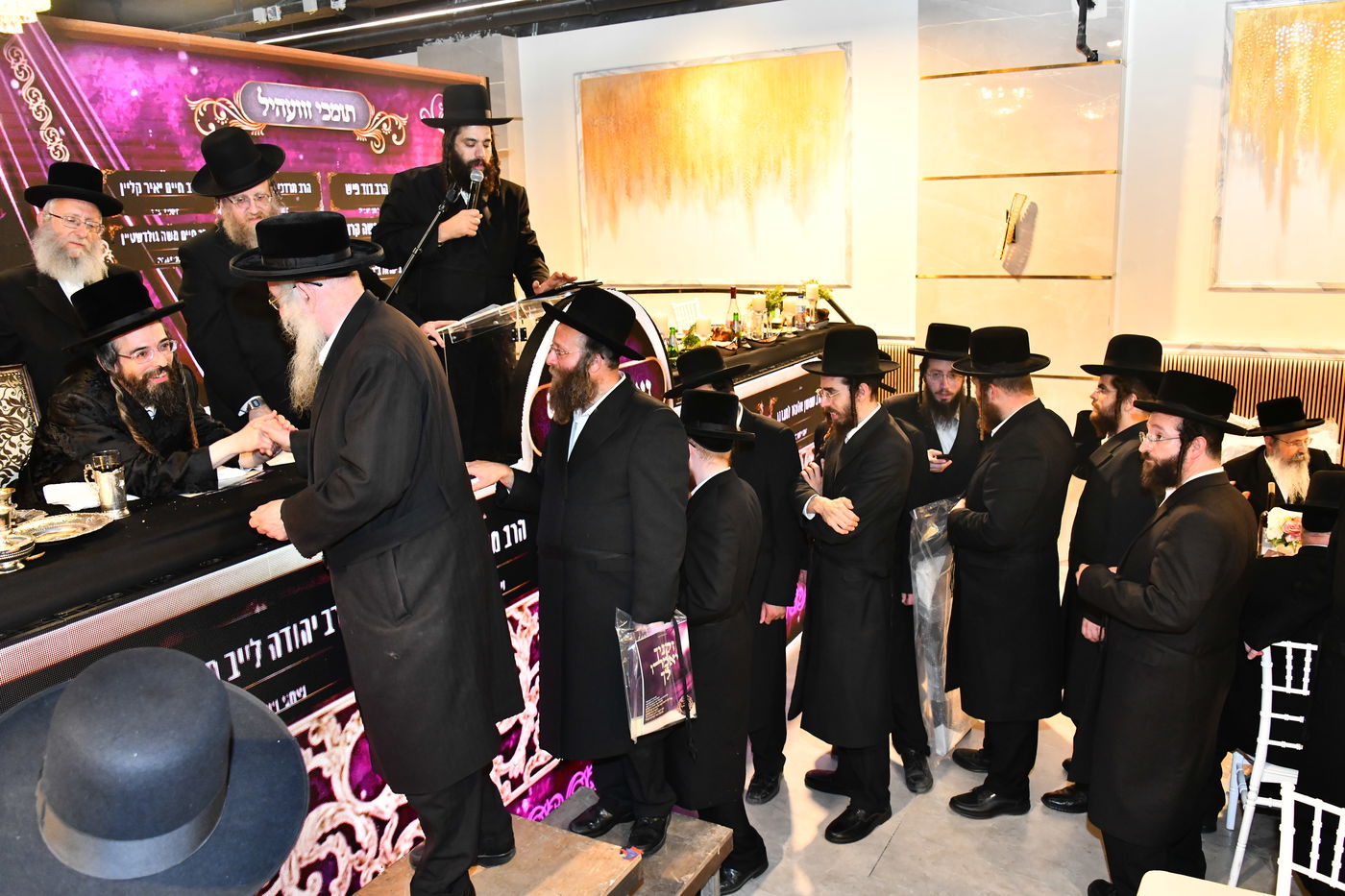 דינר 'קומי אורי' זוויעהיל