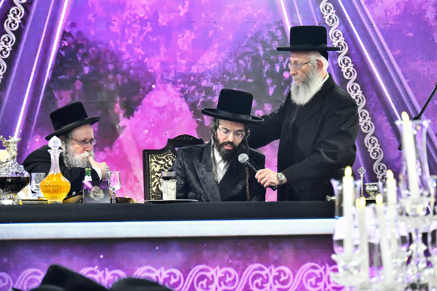 דינר 'קומי אורי' זוויעהיל