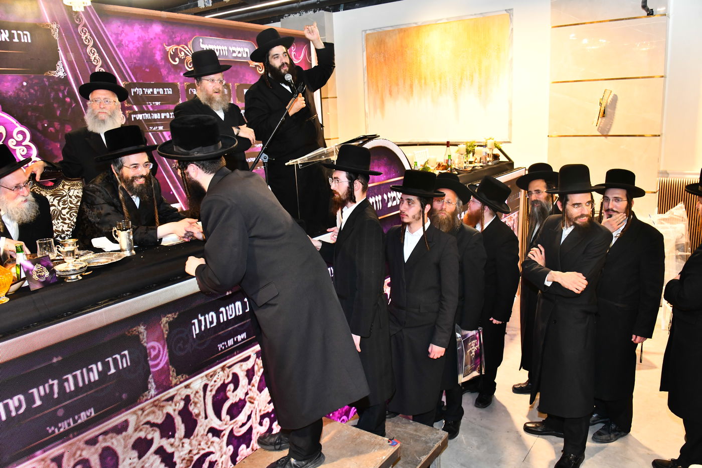 דינר 'קומי אורי' זוויעהיל