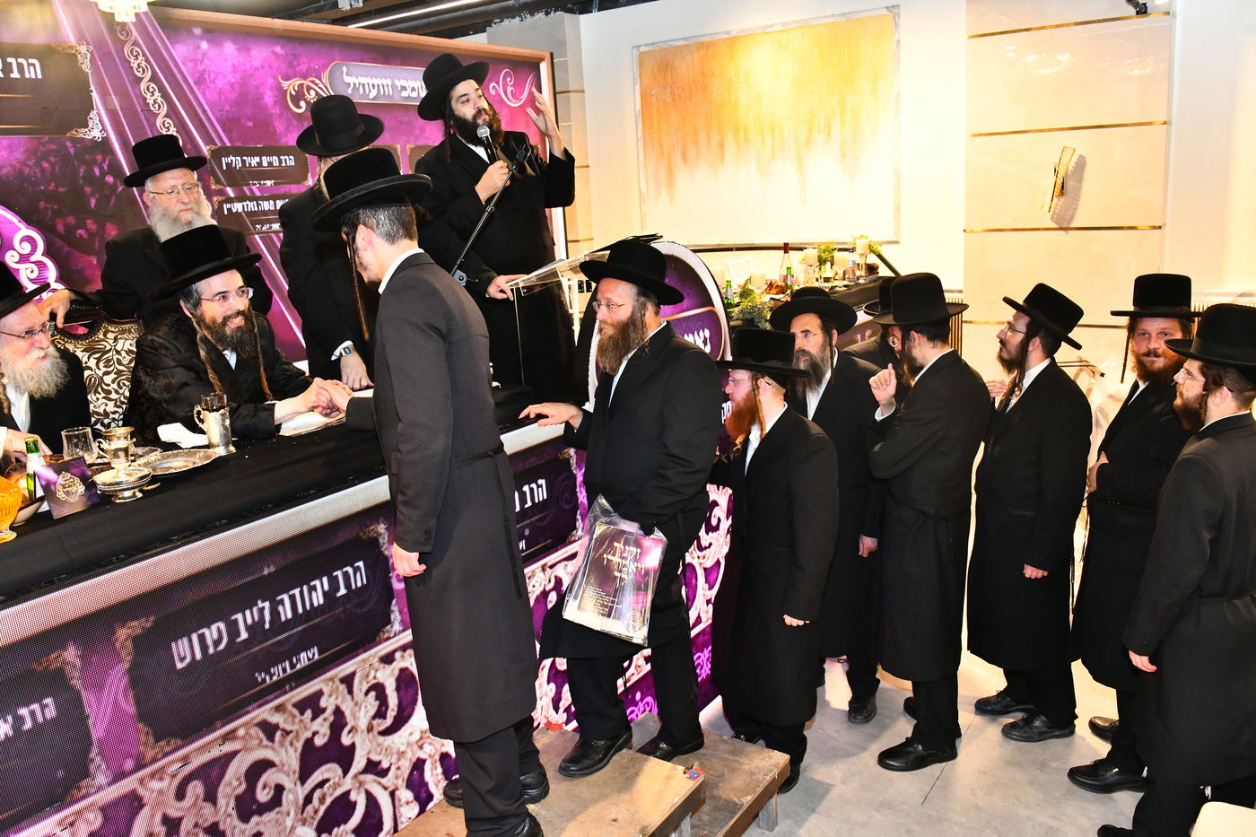 דינר 'קומי אורי' זוויעהיל