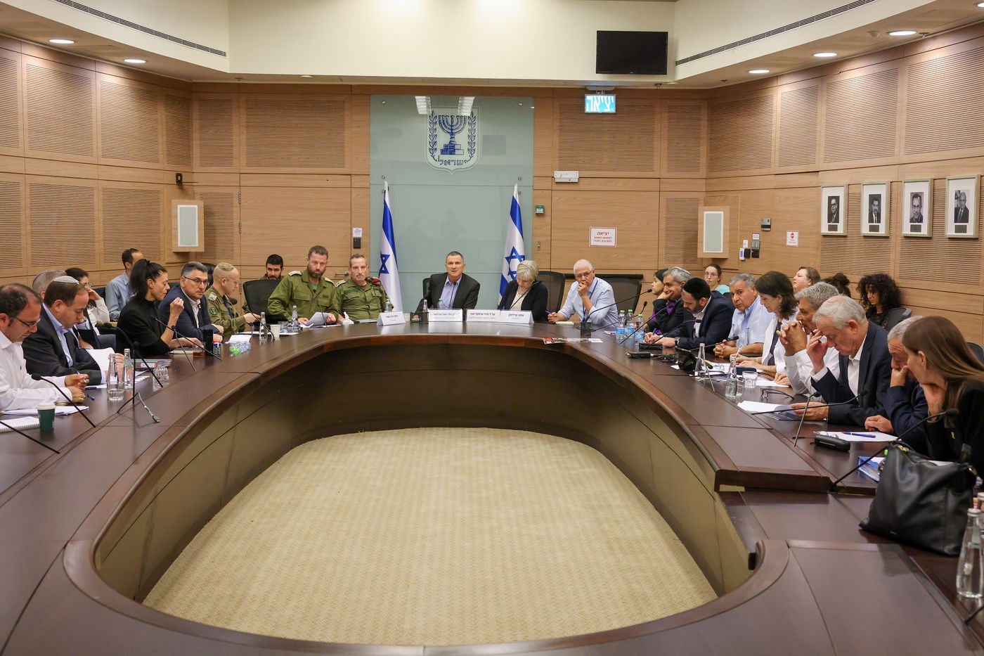 דיון בוועדת החוץ והביטחון