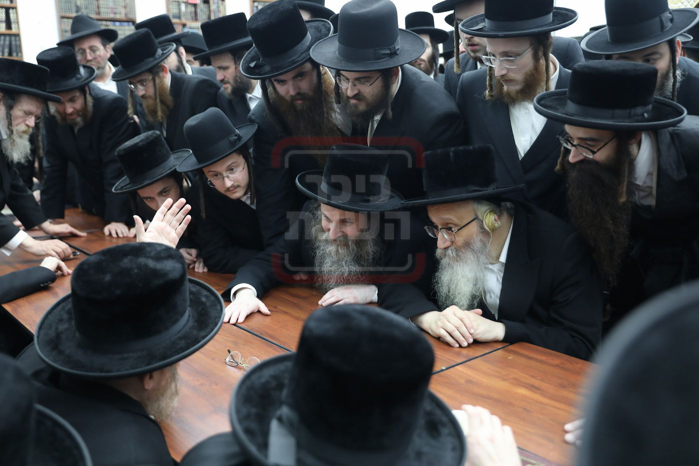 ניחום אבלים בחצה"ק קאסוב