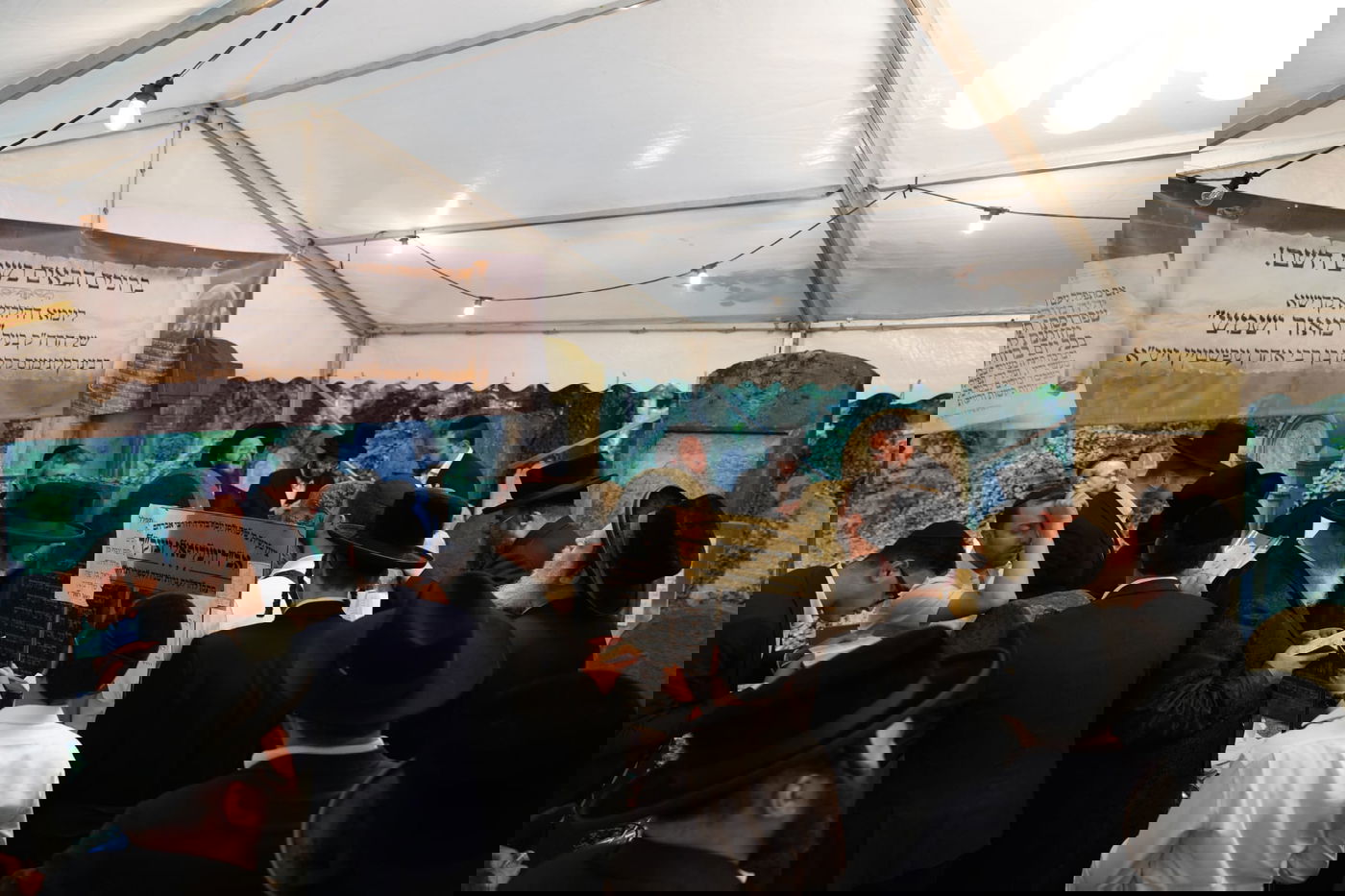 עליה לציון הרה"ק ה'מאור ושמש' בפולין