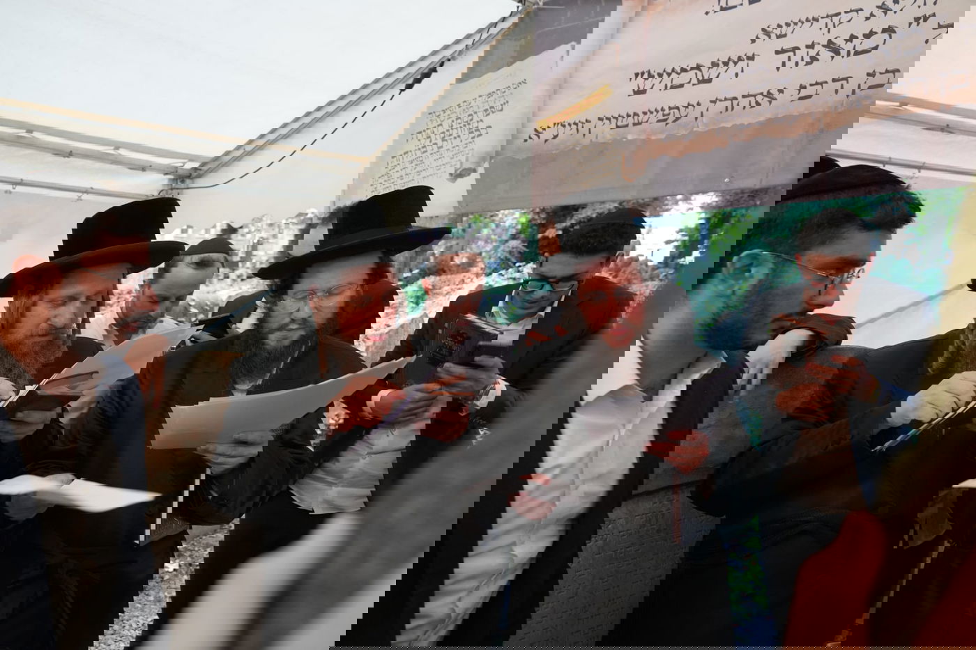 עליה לציון הרה"ק ה'מאור ושמש' בפולין