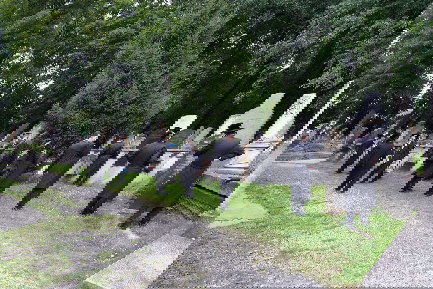 עליה לציון הרה"ק ה'מאור ושמש' בפולין