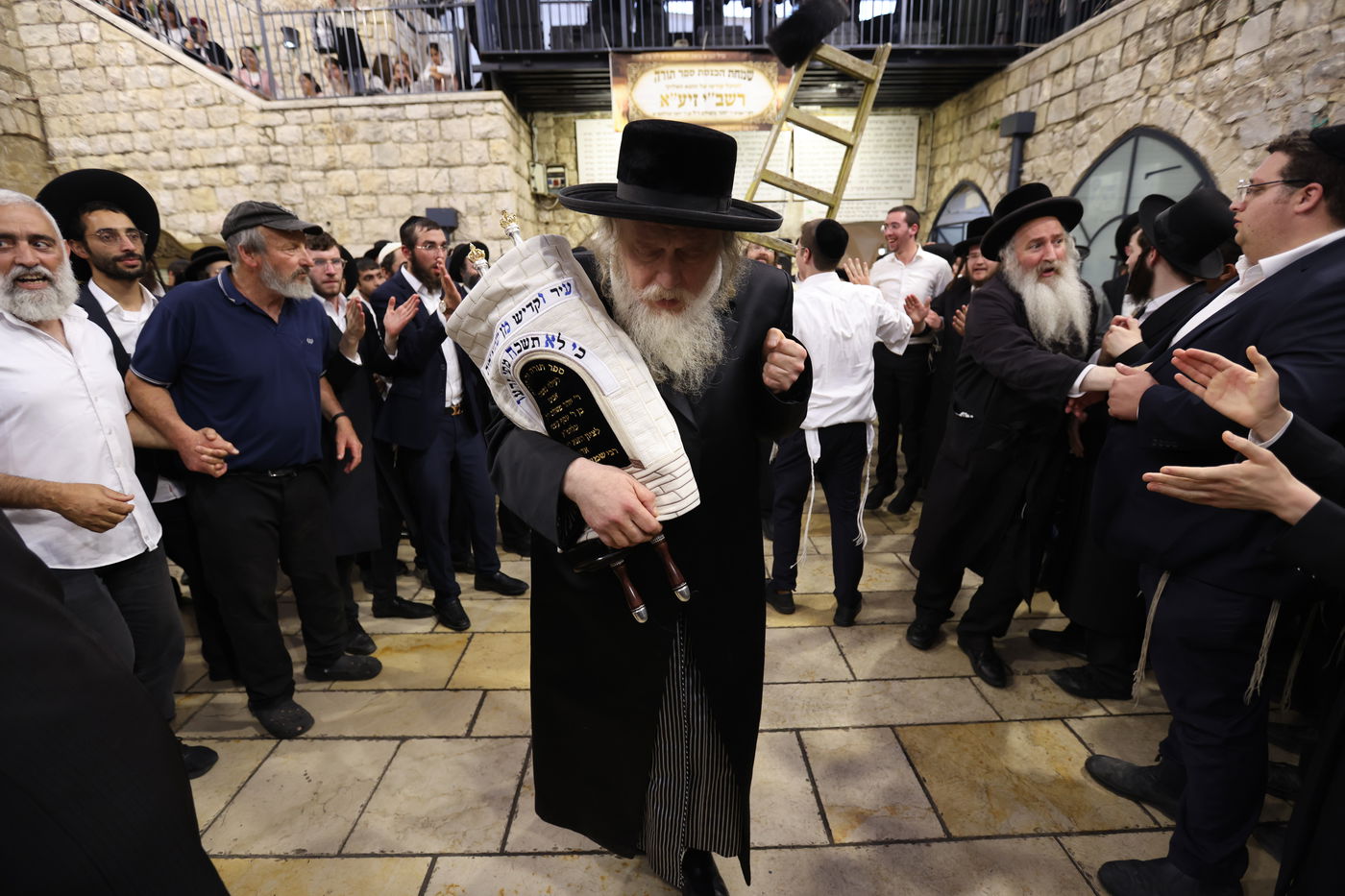 הכנסת ספר תורה במירון