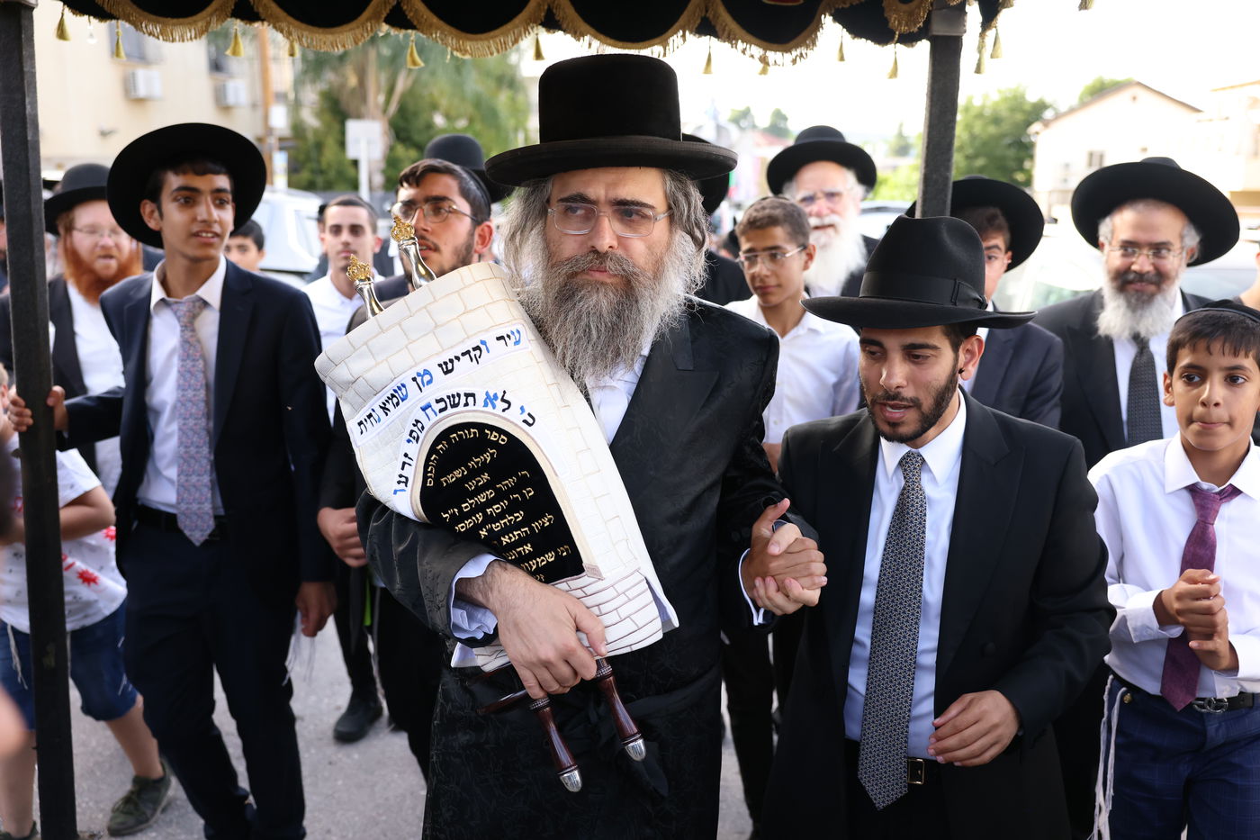 הכנסת ספר תורה במירון