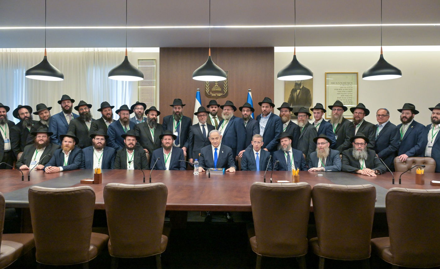ראש הממשלה ושליחי חב"ד | ארכיון