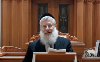 האם אנו צריכים לפרוש מ'העולם הזה', או דווקא לקדש אותו?