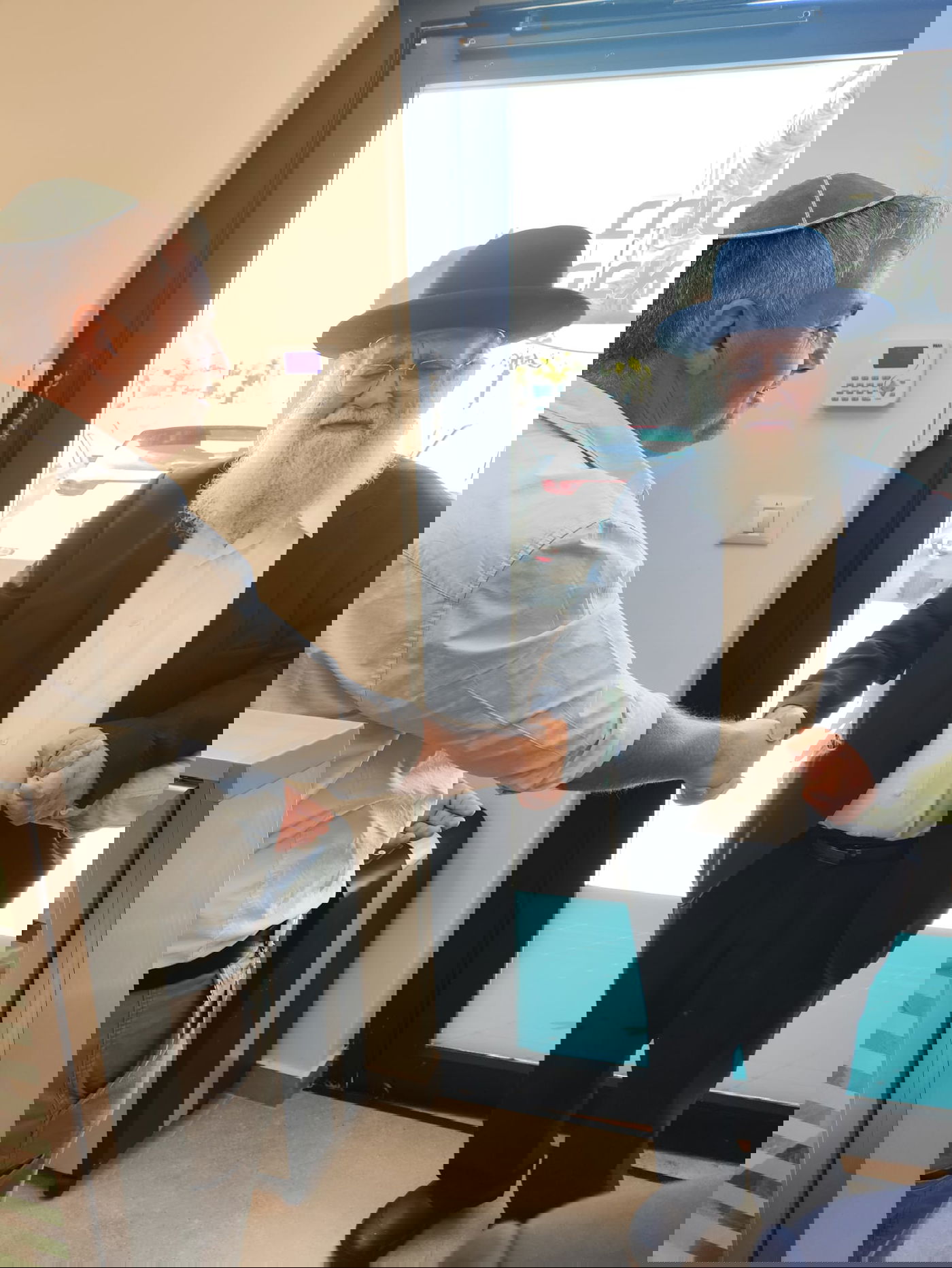 מעמד קביעת מזוזה במרכז החדש של לאומית בנתיבות