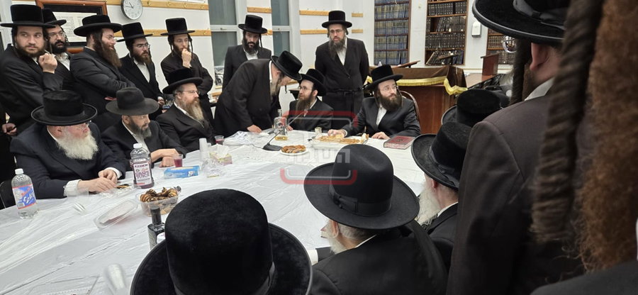 טיש הילולא בקאסוב
