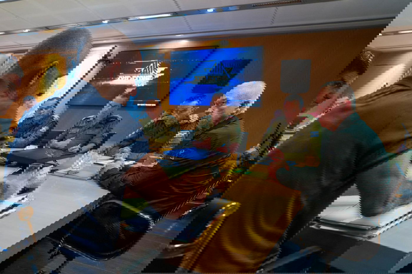 שר הביטחון בהערכת מצב, היום