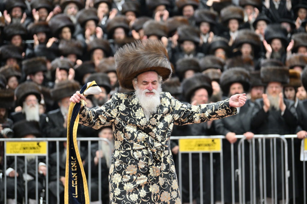 שמחת בית ויז'ניץ - ספינקא - בארז'אן - אולם - זאליזשא 