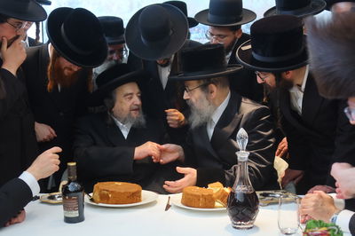 האדמו"ר מלונדון בשמחה בבית זקן רבני ברסלב | תיעוד