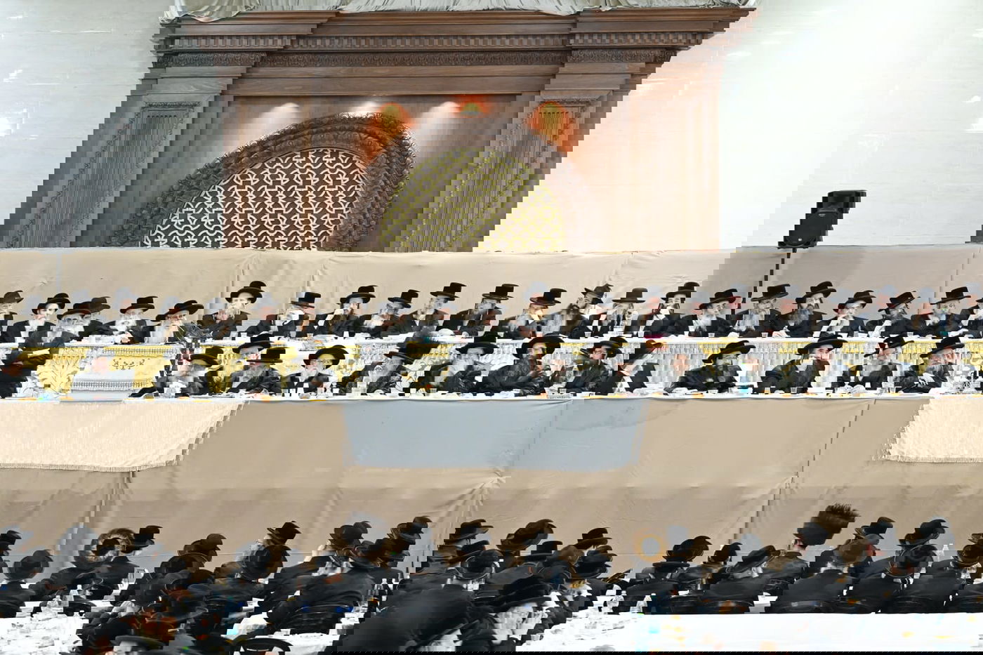 האדמו"ר מצאנז בטיש אמש