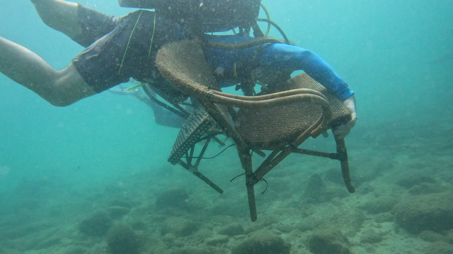 הכיסאות שמצאנו במהלך הצלילה