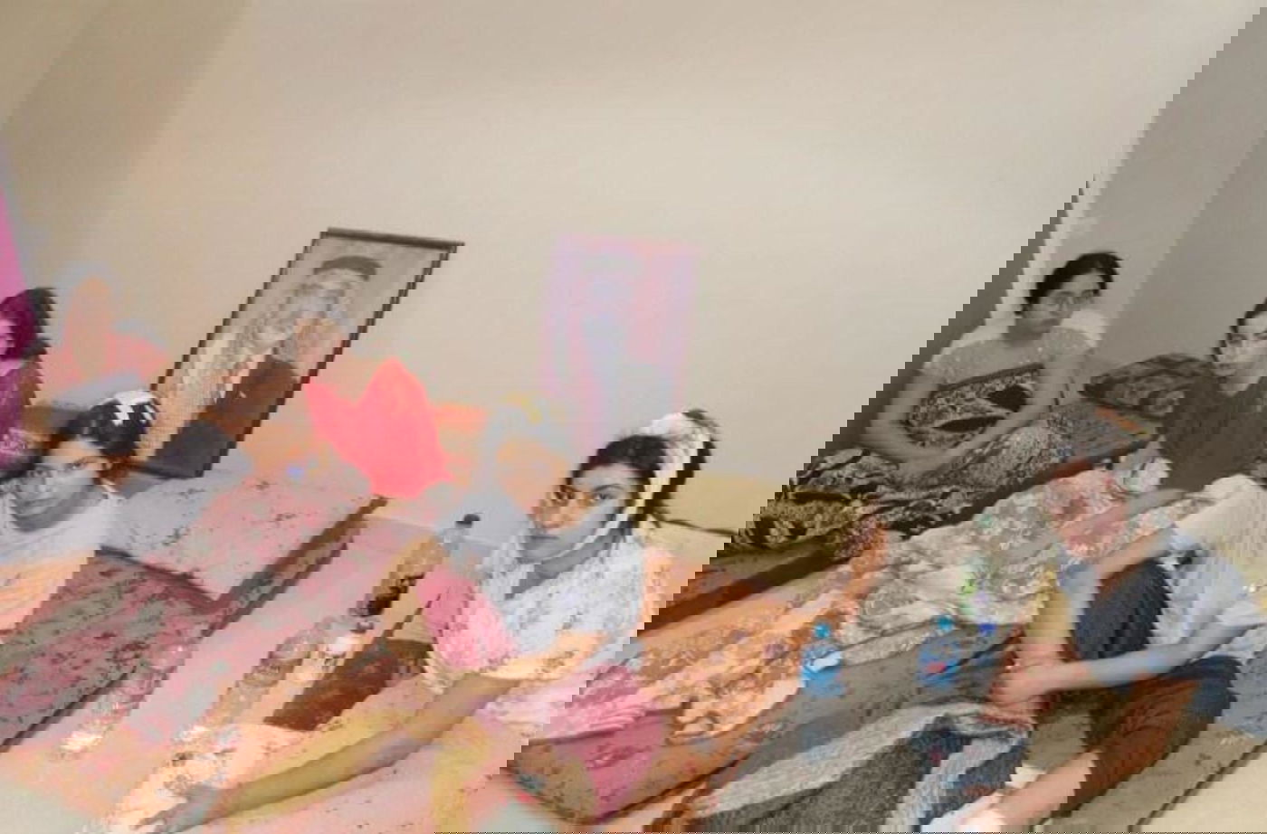 מחופשות לעזתיות: תמונות התצפיתניות מהימים הראשונים לשבי - מזעזעות את ישראל