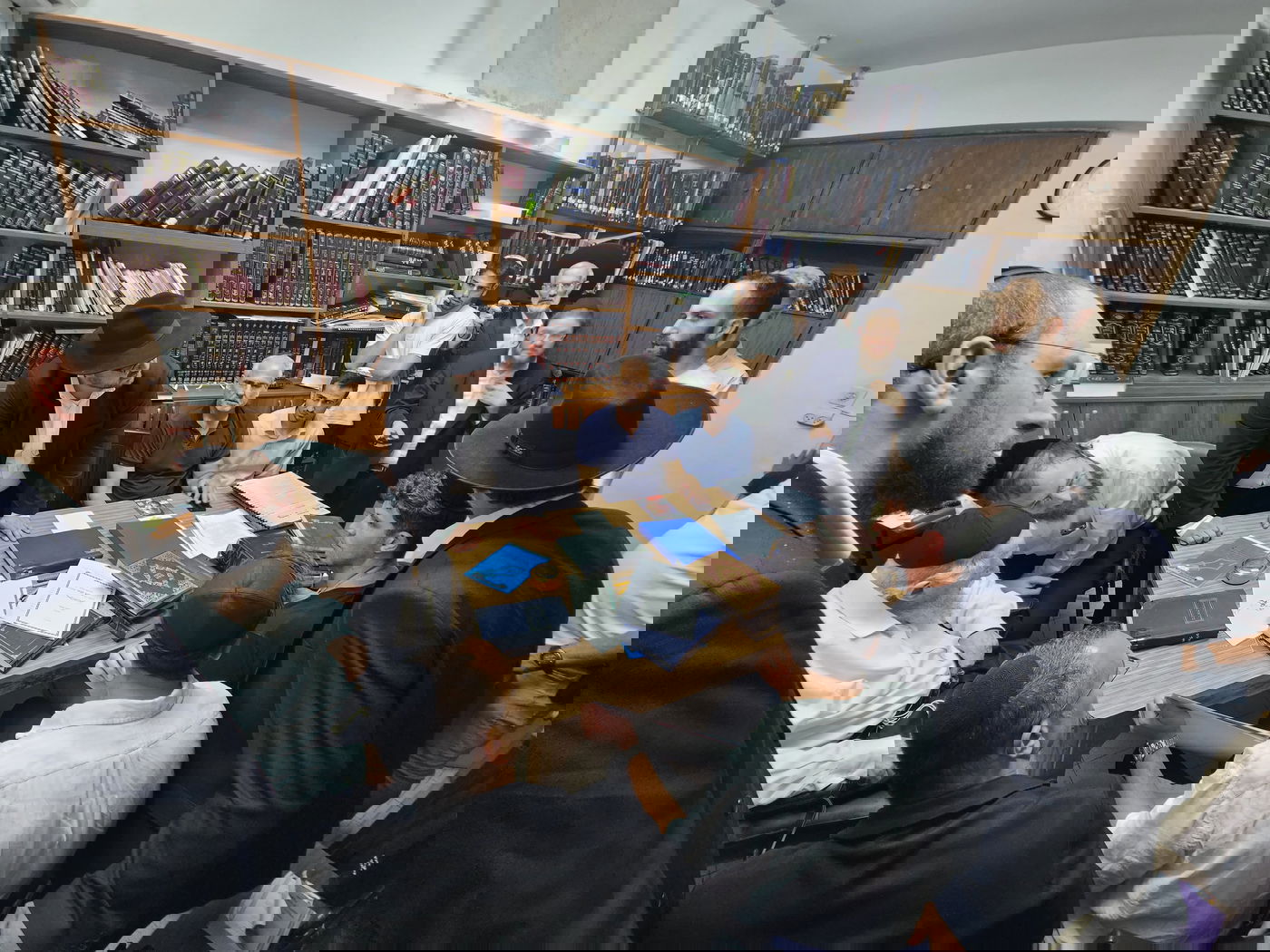 משפחות החטופים אצל הגר"ד לנדו