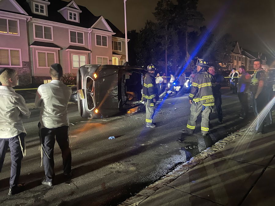 תאונה רנדומלית שצילמתי ברחובות ליקווד. האדם שרכבו התהפך יצא ללא פגע ופצח בריקוד על הנס