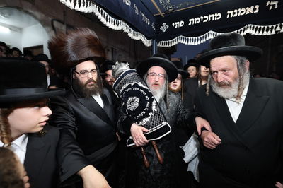 הכנסת ס"ת לביהמ"ד ביאלה ב"ב בירושלים