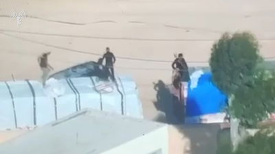 חמושים ניסו להשתלט על המשאיות ההומניטריות - וחוסלו