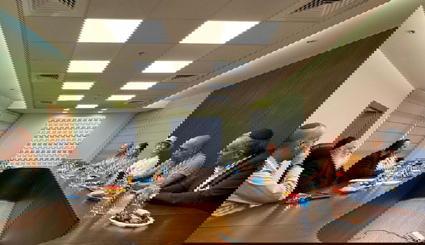 הפגישה של גולדקנופף