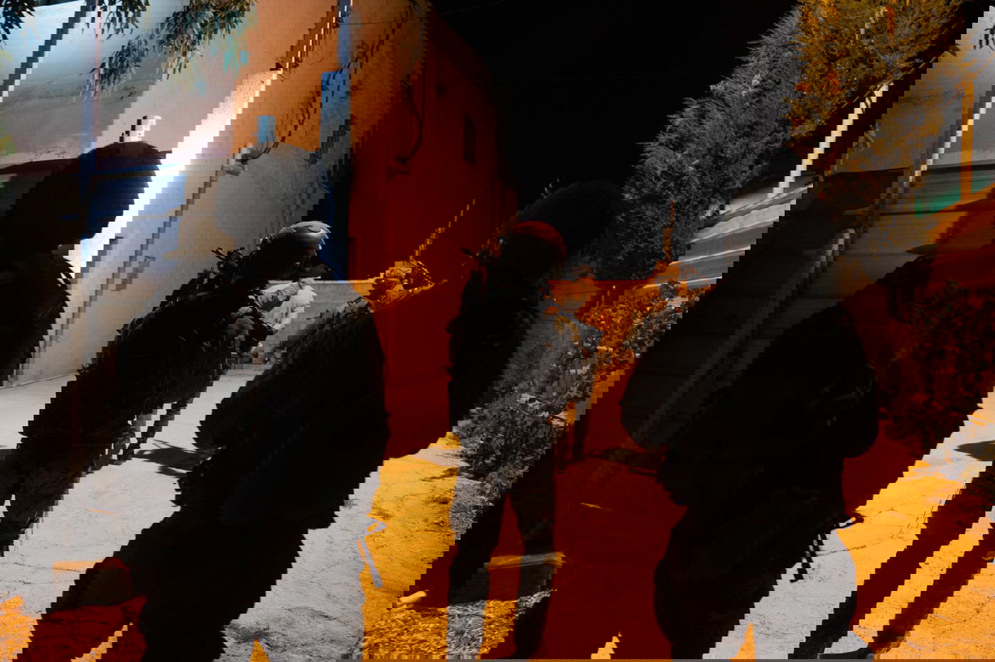 תיעוד: לוחמי צה"ל בסריקות אחר המחבלים מבצעי הפיגוע