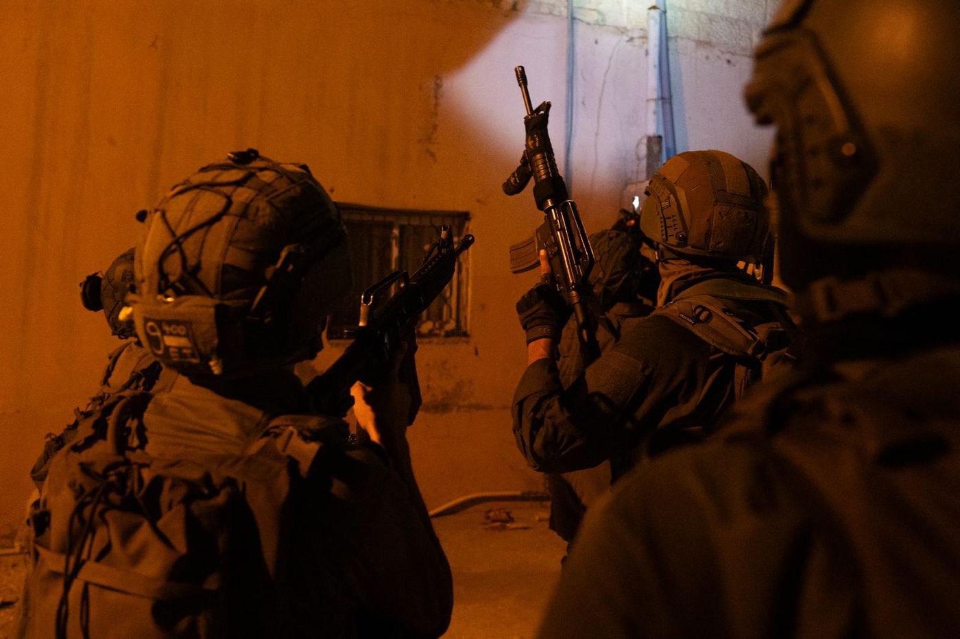 תיעוד: לוחמי צה"ל בסריקות אחר המחבלים מבצעי הפיגוע